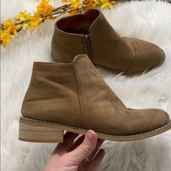 Seven 7 Shoes | Seven 7 Tan Cisco Kid Booties | 7 - Picture 1 of 8